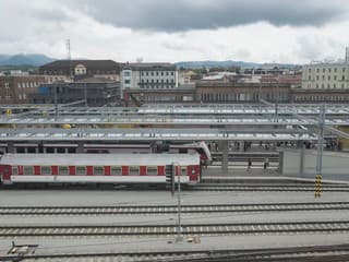 Najväčšia železničná stavba ide do finále: Takto vyzerá pred veľkou zaťažkávacou skúškou! (foto)