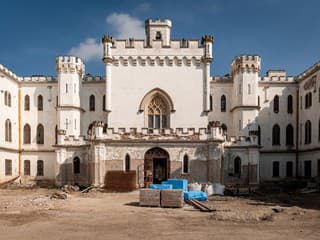 Kaštieľ v Rusovciach postupne ožíva: Pozrite sa, ako napreduje rekonštrukcia! (foto)