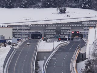 Pozrite si očakávaný úsek diaľnice do Košíc: V tuneli Višňové chystajú prekvapenie ešte pred otvorením! (foto)