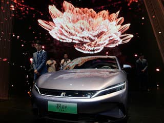 Budú čínske elektromobily v Európe nepredajné? Únia zavádza vysoké clá!