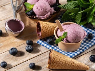 RECEPT na dnes: Božská čučoriedková zmrzlina – chuť leta ukrytá v každom kopčeku