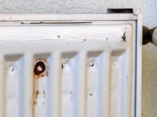 Odstráňte hrdzu z radiátorov za pár minút: Zabudnite na ocot, pomôže tento prípravok