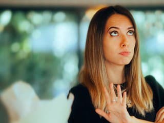 Prečo sa dnes ľudia boja záväzkov? Túžime po láske, no zároveň sa bojíme zostať s niekým navždy