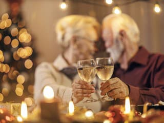 Sviatočný pohárik bez výčitiek: Vedci varujú, že aj pohárik alkoholu môže škodiť