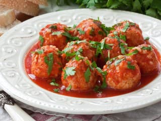 RECEPT na dnes: Mäsové guľky v ázijskej paradajkovej omáčke prinesú netradičnú explóziu chutí