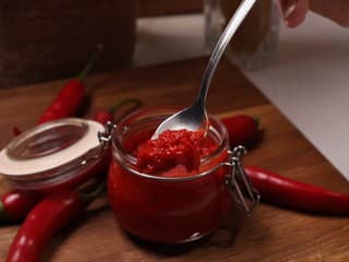 VIDEOTIP Domáca chilli pasta: Chutí tak skvele, že kupovanú už nebudete potrebovať