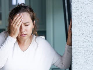 Prečo u žien stúpa riziko mŕtvice? Vedci odhalili tiché riziko, ktoré sme doteraz prehliadali