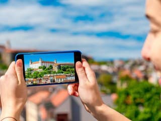 Slováci menia cestovateľské návyky: Mestské pobyty strieda more, Bratislava začína konkurovať Viedni