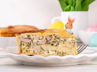 RECEPT na dnes: Tradičná veľkonočná plnka s údeným mäsom a bylinkami plná jarných chutí