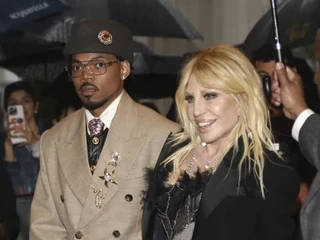 Talianska návrhárka Donatella VERSACE zmenila svoj vzhľad i svet módy: 8 zaujímavých faktov z jej života!