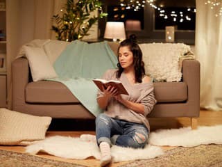 Knižný TIP: Brit – zamilovať sa do príťažlivého, no chladnokrvného vraha môže byť nebezpečné