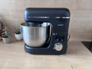 TEST kuchynského robota z Lidla: Pravda o tom, či je to účinný pomocník, ktorý uľahčí vianočné pečenie