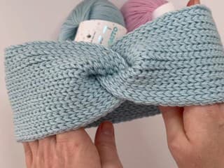 VIDEOTIP Háčkovaná čelenka: Návod krok za krokom zvládnu aj začiatočníci