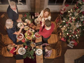 Tradície, ktoré robia Štedrý večer výnimočným: Nezabudnite na klasické zvyky a jedlá