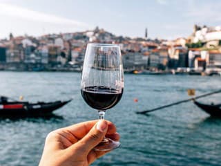 Vinobranie nie je len Pezinok či Modra: 5 miest v Európe, kam sa túto jeseň oplatí vycestovať za vínom