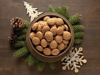 RECEPT na dnes: Jednoduché mandľové sušienky – najrýchlejšie vianočné koláčiky na poslednú chvíľu