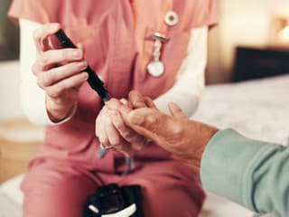 Vaša krv dokáže prezradiť veľa: Toto sú signály, že starnete rýchlejšie