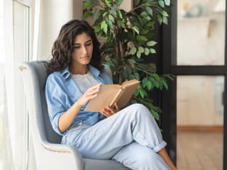 Knižný TIP: Jahodová palacinkáreň – najskôr nečakané otcovstvo, potom sladká romantika