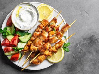 RECEPT na dnes: Souvlaki ako z pravej gréckej taverny, ktoré vám pripomenie dovolenku pri mori