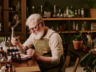 VIDEOTIP Ako si vyrobiť tinktúru z bielej vŕby? Výborný prírodný aspirín využijete pri migréne