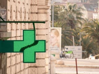 Došli vám lieky na dovolenke? Nehľadajte značku, ale účinnú látku, radí farmaceutka