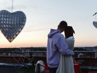 Knižný TIP: Láska môjho večného života – zomrela by od hanby, keby už nebola mŕtva