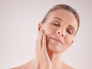 Málokto vie o týchto prekvapivých zmenách: Šesť častí na ľudskom tele, ktoré sa vekom postupne zväčšujú