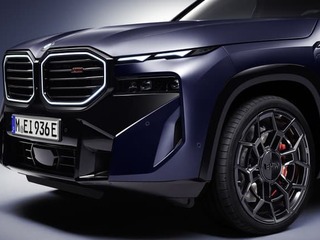Z troch sú dvaja: BMW XM s novými možnosťami a bez pôvodnej verzie