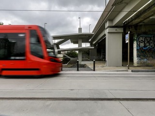 Električka až na koniec Petržalky. Bez konečnej, ale predsa