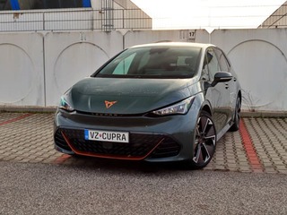 TEST: Cupra Born VZ – hot-hatch pre veľmi dospelých