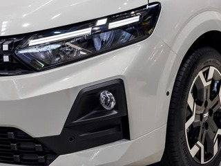 Dacia má aktualizovanú paletu modelov. Sandero Stepway prvýkrát s hybridom