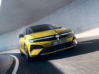 Opel Astra: facelift je o svetlách. Takéto v kompaktoch nenájdete