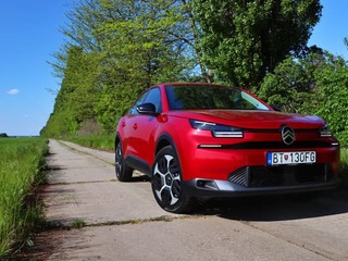 Nový Citroen C4: nízka cena, moderné auto, klasický automat