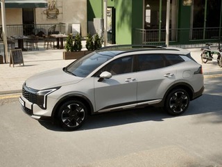 Kia modernizovala svoj významný model. Dôkladne pozmenená tvár vyvoláva rozpory