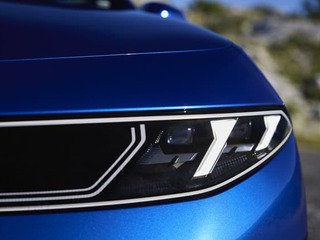 Nové BMW radu 3: dizajn a technológie Neue Klasse, silné spaľovacie srdcia Podkapotou