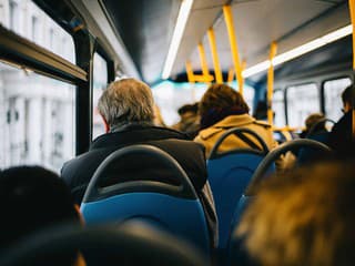 Bratislavský kraj zlepší informovanosť cestujúcich: Pribudne 133 nových elektronických tabúľ s reálnymi odchodmi autobusov