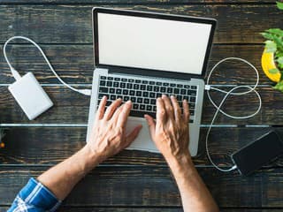 Prieskum odhalil: Až 70 % Slovákov spozná clickbait, najhoršie sú na tom seniori a menej vzdelaní