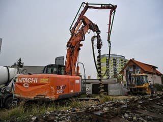 Prievidza plánuje zbúrať výmenníkovú stanicu na Makovického ulici: Vzniknú nové parkoviská alebo zeleň?