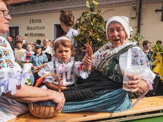 Modranské vinobranie 2026: Čakajú vás tri dni vína, koncertov a remesiel v srdci Modry