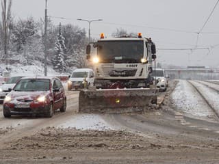 Mimoriadna situácia v Košiciach: Prvý kalamitný stupeň, problémy s MHD a odvozom odpadu