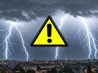 Slovensko zasiahne nepríjemný zvrat: Mieri k nám studený front. Vieme, kedy udrú búrky a dažde