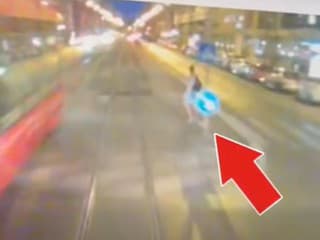 Polícia varuje chodcov: Električka má vždy prednosť, evidujú už 5 zrážok v Bratislave