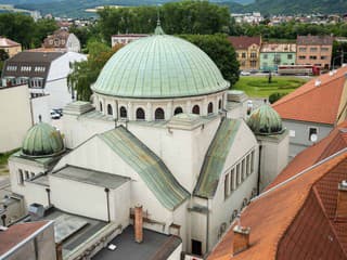 Trenčianska synagóga sa dostala na poštovú známku