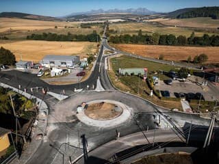 V Spišskom Štvrtku otvorili novú modernú križovatku – vodičov čaká bezpečnejšia premávka