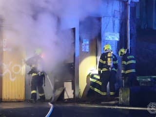 Požiar trafostanice v Karlovej Vsi: Desiatky ulíc bez prúdu, škoda za 100-tisíc eur