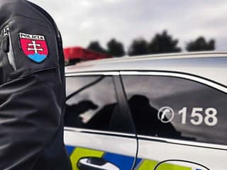 Po futbalovom zápase v Bratislave poškodili fanúšikovia štadión: Zasahovala polícia