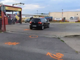 V Rimavskej Sobote zrazilo auto cyklistku: Ženu museli previezť do nemocnice, polícia začala vyšetrovanie