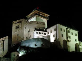 Trenčiansky hrad láka výstavou rozprávkových kostýmov: Princezné, dvorné dámy aj tvorivé dielne