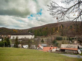 BBSK kupuje pozemok v centre Svätého Antona pre nové zariadenie sociálnych služieb