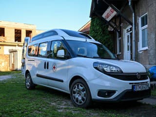 Prešovský kraj posilnil pomoc: Štyri zariadenia sociálnych služieb majú nové špeciálne vozidlá